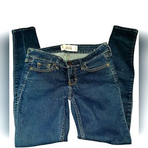 Hollister Super Skinny Jeans/ GUC/ W24 L29